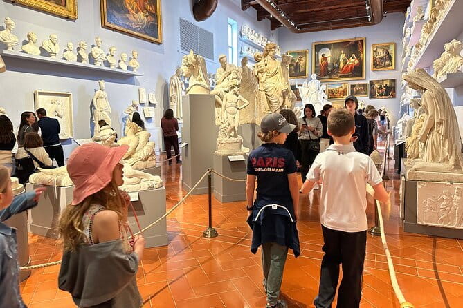Kid-Friendly Florence Accademia Tour w Michelangelo's David & City Wonders - Piazza della Signoria and the Medici story