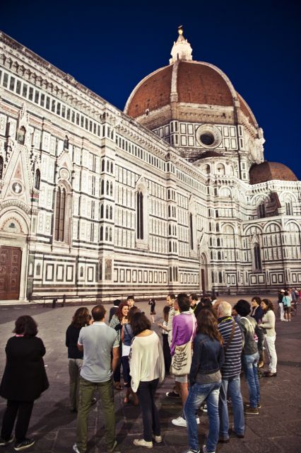 Legends of Florence: Exclusive Walking Tour by night - Key points at a glance