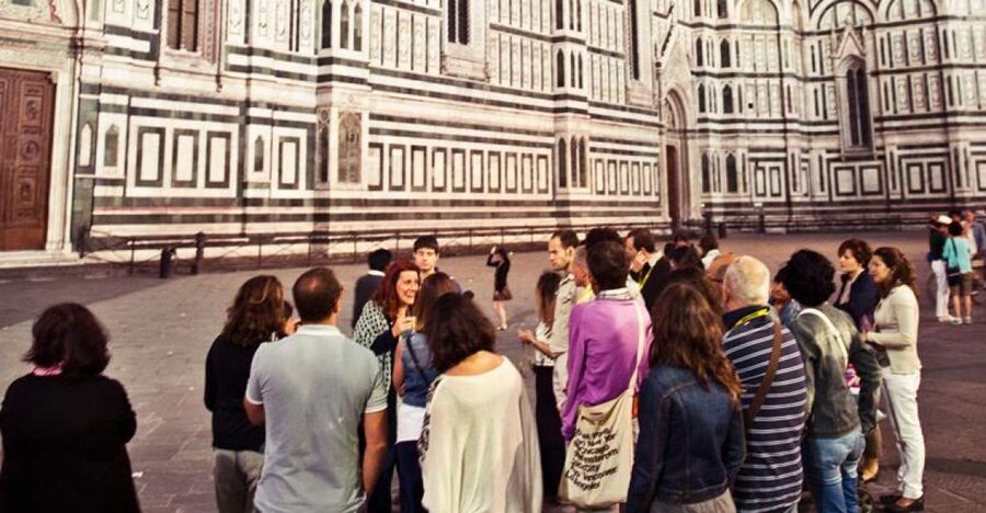 Legends of Florence: Exclusive Walking Tour by night - Why Florence works so well after sunset