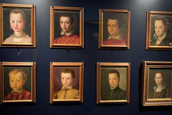 Medici family -Guided city walking Tour - Following the Medici story from Via Cavour