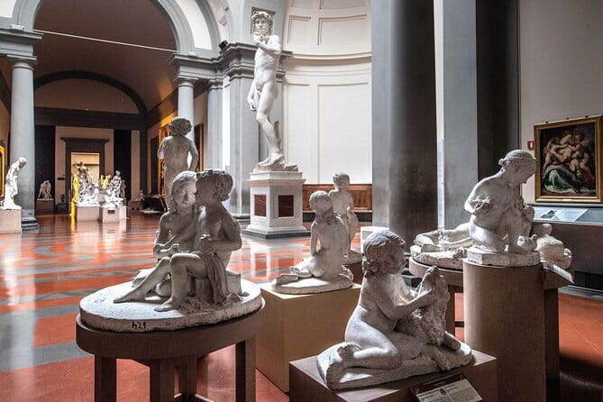 Michelangelo’s David Statue Fast Track Tickets - Meeting the host at Via Ricasoli 39