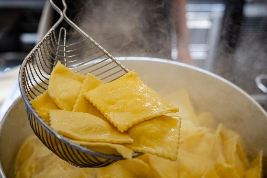 Neighborhood shopping & Homemade Pasta ! - Should you book Neighborhood Shopping and Homemade Pasta?