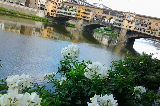 Painting Experience in the center of Florence - Materials, seating, and comfort outdoors
