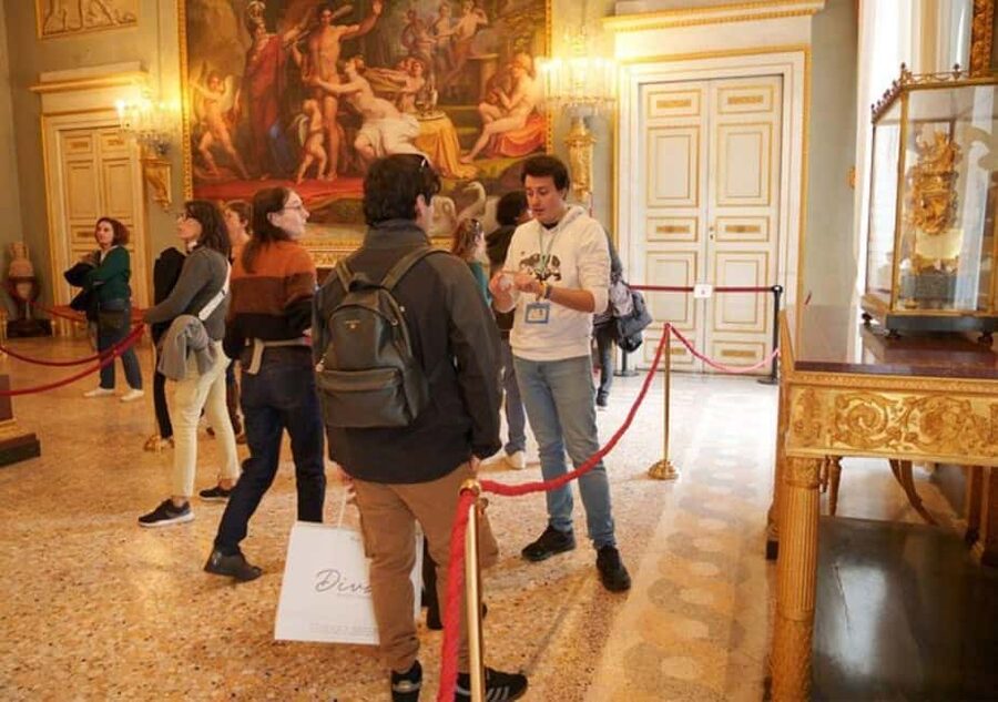 Palatina Gallery and Pitti Guided Tour in Florence - A glimpse inside the Royal Apartments