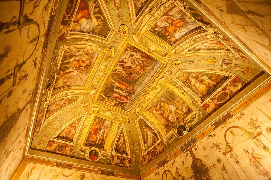 Palazzo Vecchio 90-Minute Morning Guided Tour - Medici Apartments, Maps, and Private Rooms