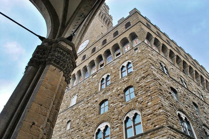 Palazzo Vecchio guided experience with entrance ticket - What the 15-person group means for you