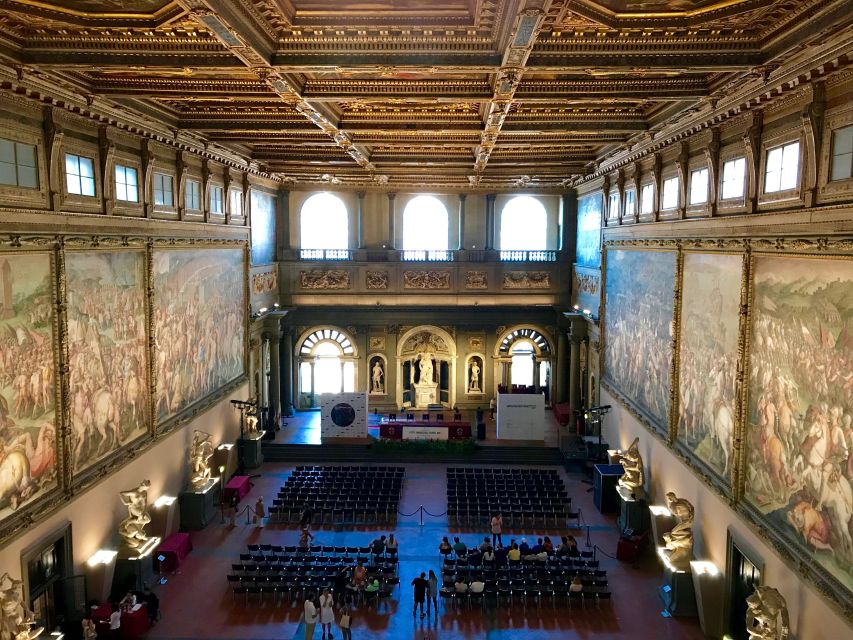 Palazzo Vecchio: Magnificent Private Tour - The Hall of the Five Hundred sets the tone