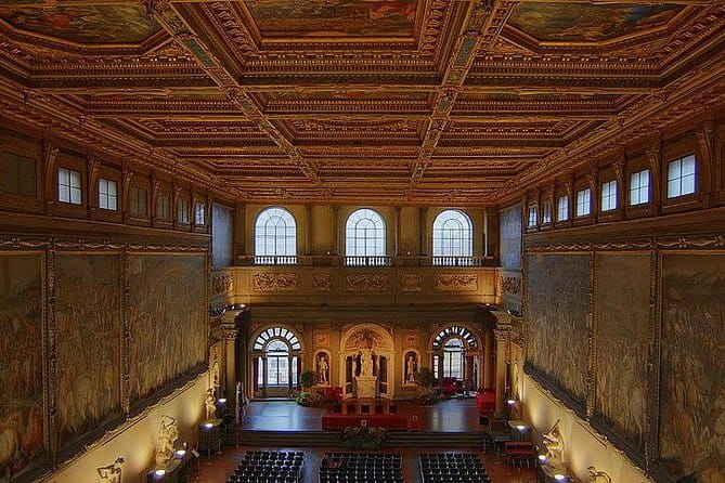 Palazzo Vecchio Morning Guided Tour - Small Group - The Salone dei Cinquecento sets the tone