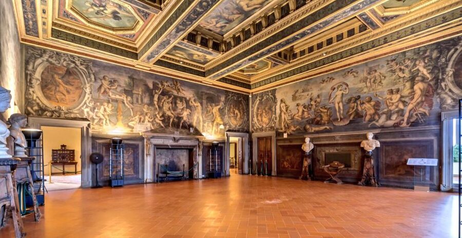 Palazzo Vecchio: Private Guided Museum Tour & Tower Tickets - From public government to Medici residence