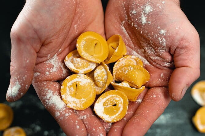 Pasta Cooking Class: Mastering Nonna's Recipes - The opening lesson: sauces, ingredients, and kitchen habits