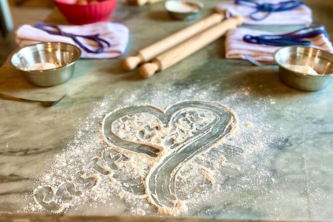 Pastamania - Florence Pasta Making Class - Arriving beside the Arno at Lungarno Guicciardini