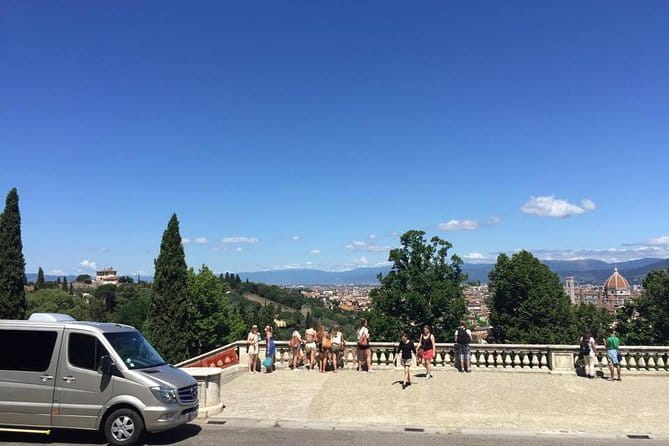 Pisa and Florence Private Tour from Livorno Port - San Lorenzo and Santa Croce Finish the City Visit