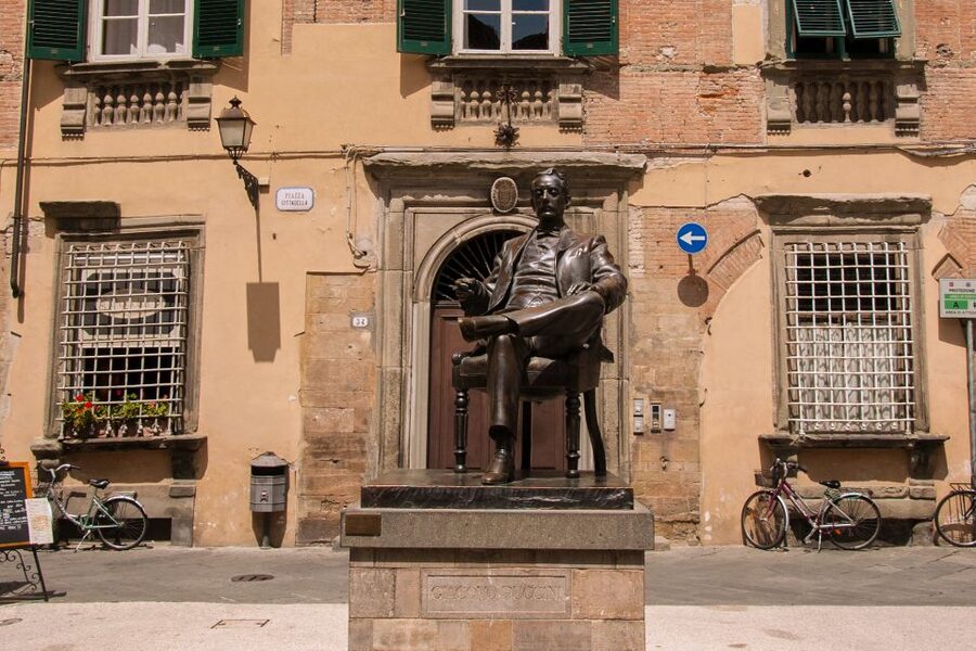 Pisa and Lucca: Private Full-Day Tour by Deluxe Van - Pisa and the monuments of Miracle Square