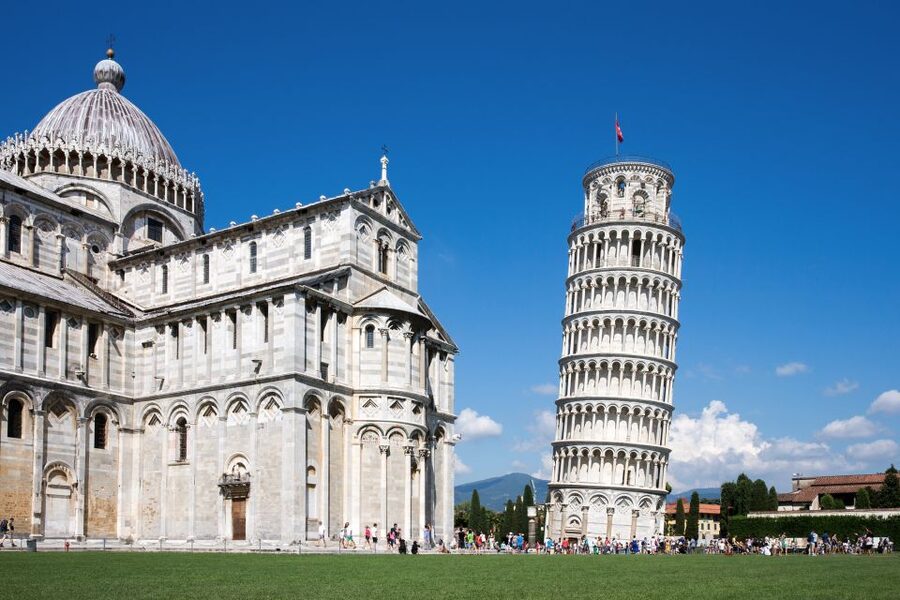 Pisa and Lucca: Private Full-Day Tour by Deluxe Van - What the deluxe van changes