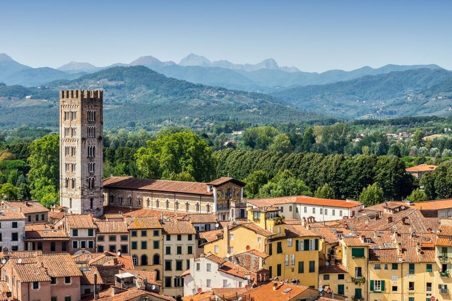 Pisa and Lucca: Private Full-Day Tour by Deluxe Van - Lucca’s walls and old streets