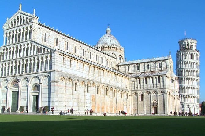 Pisa - Lucca Private Day Trip - Walking Lucca’s streets and walls