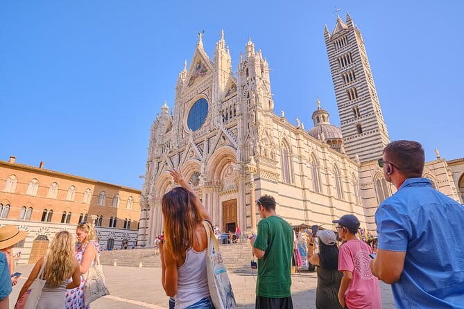 Pisa, Siena and San Gimignano Day Trip with Lunch & Wine Pairing - San Gimignano rewards a free wander