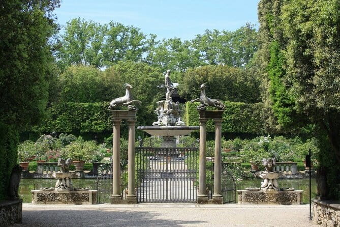 Pitti Palace & Boboli gardens tour with a Local Guide - Medici treasure in the Treasury of the Grand Dukes