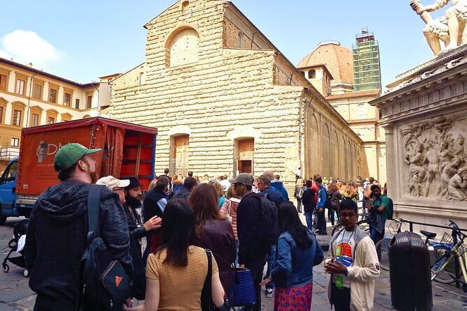 Power and Prestige: The Medici Walking Tour of Florence - Across Ponte Vecchio into Oltrarno