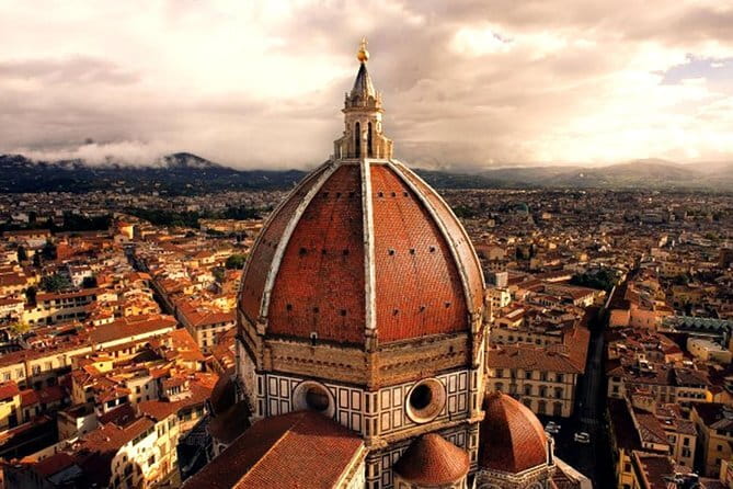 Premium Small-Group Uffizi Tour - Headsets help, but check yours early