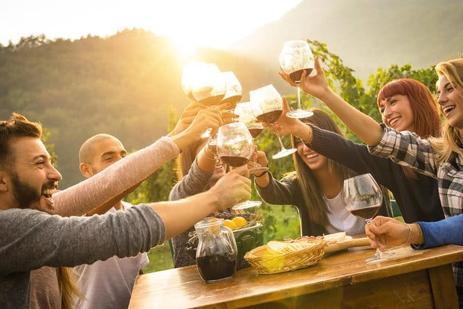 Private Chianti wine tour - Cantine Guidi: family wine and a substantial lunch