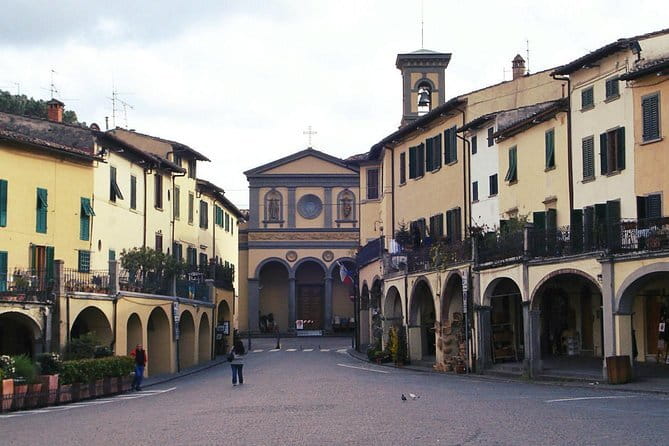 Private Chianti wine tour leaving from Florence - Greve in Chianti and the main square