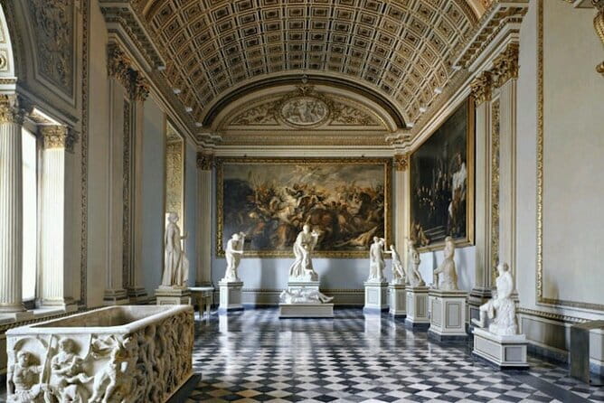 Private Family Tour - Uffizi Gallery for Kids - Meeting in Piazza della Signoria