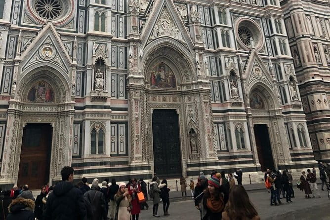 Private Florence City Tour & The Mall Shopping - Florence sightseeing with your own Mercedes