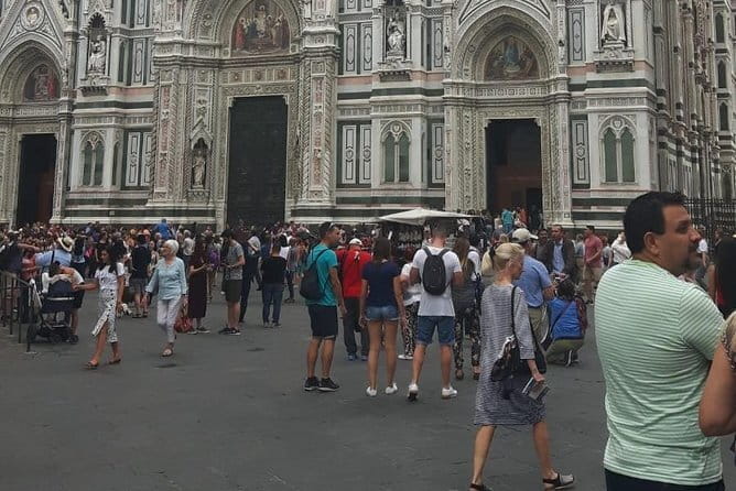 Private Florence City Tour & The Mall Shopping - What the chauffeur service does well