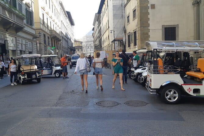 Private Florence Tour by Golf Cart ETukTuk with Audio Guide - Oltrarno, Santo Spirito, and the best part of the ride