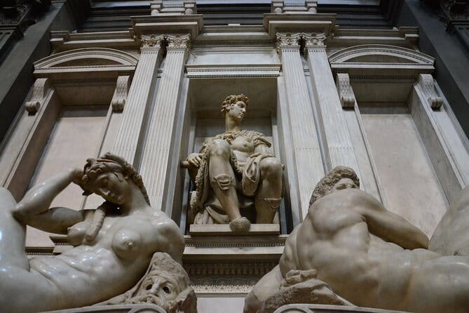 Private Florence Tour by Golf Cart ETukTuk with Audio Guide - Who gets the best value from this private tour