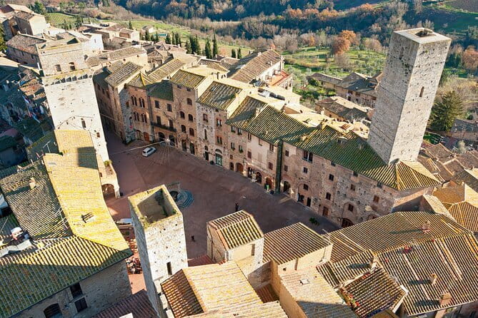 PRIVATE Full-Day Tour of San Gimignano and Volterra - San Gimignano’s towers and Piazza della Cisterna