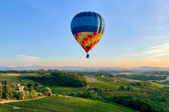 Private Hot Air Balloon ride in Tuscany countryside from Chianti - The pilot and the safety briefing