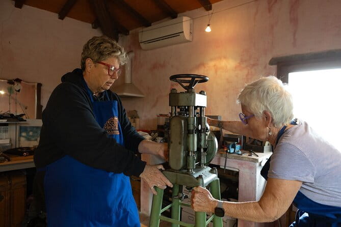 Private jewelry class in Florence, Tuscany, Italy (4 hours) - A four-hour Tuscan craft lesson, not a quick souvenir stop