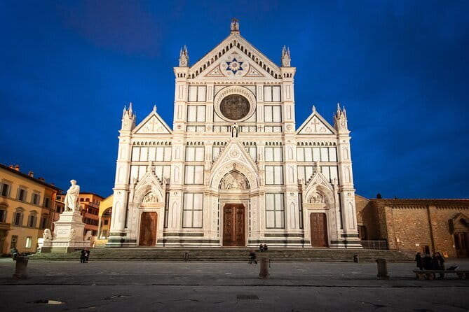 Private Photo Tour in Florence with a Professional Photographer - Ponte Vecchio: reflections, structure, and timing