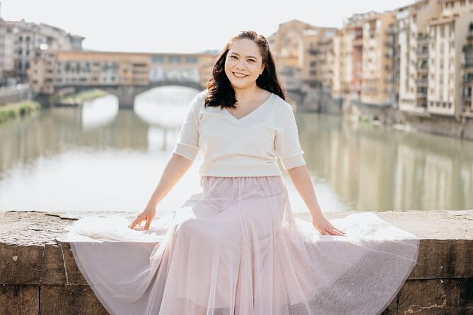 Private Photography Experience in Florence - The narrow street change of pace