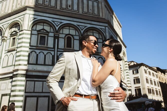 Private Photoshoot in Florence - The Uffizi and Ponte Vecchio backdrops