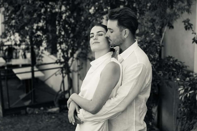 Private photoshoot in Florence by professional photographer - Ponte Vecchio and the Arno setting