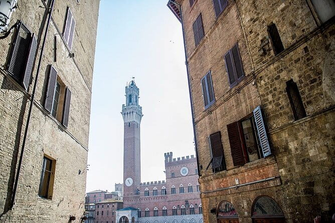 Private Siena San Gimignano Tour from Florence with Winery Lunch - Leaving Florence for the Tuscan hills