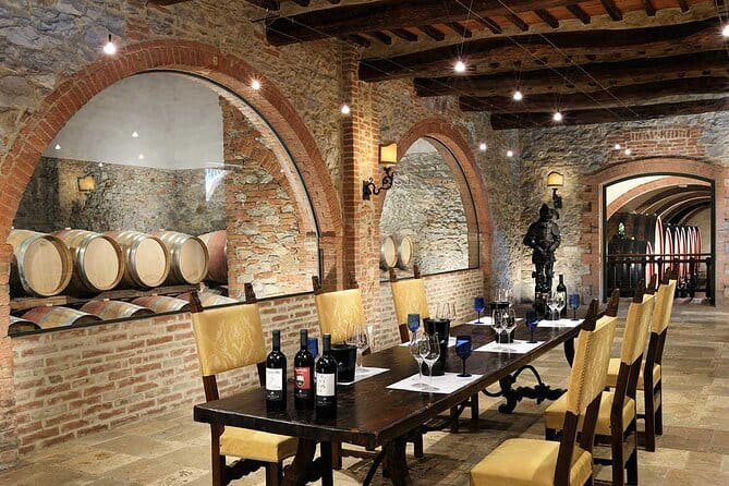 Private Tour and Wine Tasting at Castle-Wineries in Chianti from Florence - Leaving Florence at 9:00 a.m.