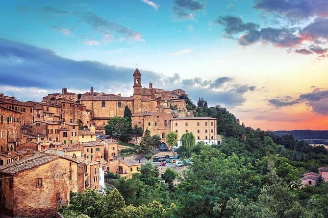 Private tour from Florence to CORTONA & MONTEPULCIANO - Cortona from its high stone setting