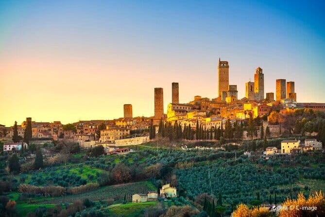 Private tour Siena, San Gimignano and Monteriggioni, lunch in the cellar - Key points to know before booking