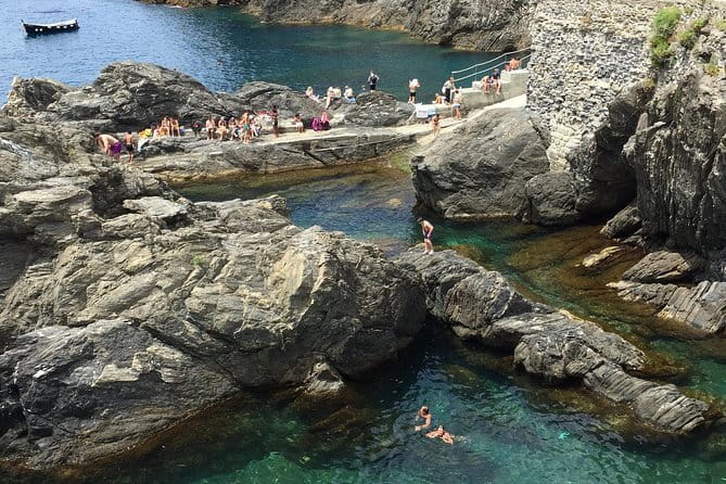 Private Tour to Cinque Terre in English, Español and Purtuguês - The long road from Florence to the Ligurian coast