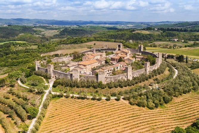 Private Tour to Tuscan Jewels in one day:Siena, Monteriggioni, S.Gimignano, Pisa - Leaving Florence for Siena’s medieval center