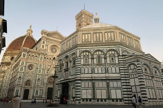 Private Tour: Walking Tour plus The Uffizi guided Tour - Entering the Uffizi with a priority security line