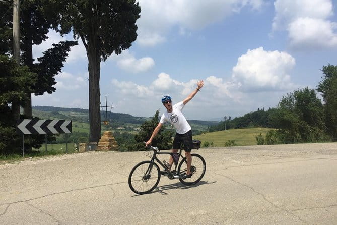 Private Tuscany Sunset Bike Tour - Wine and extra virgin olive oil at a family property