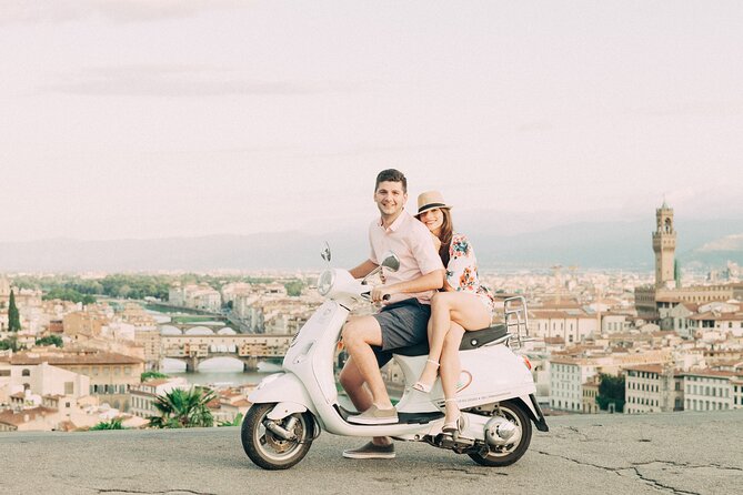 Private Vacation Photography Session with Local Photographer in Florence - Ponte Vecchio: classic views over the Arno