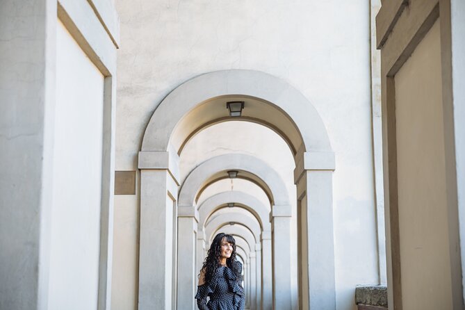 Private Vacation Photography Session with Local Photographer in Florence - Timing, meeting point, and practical limits