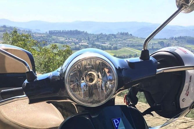 Private Vespa Tour in Chianti from Florence - Radda in Chianti: your first taste of the wine country