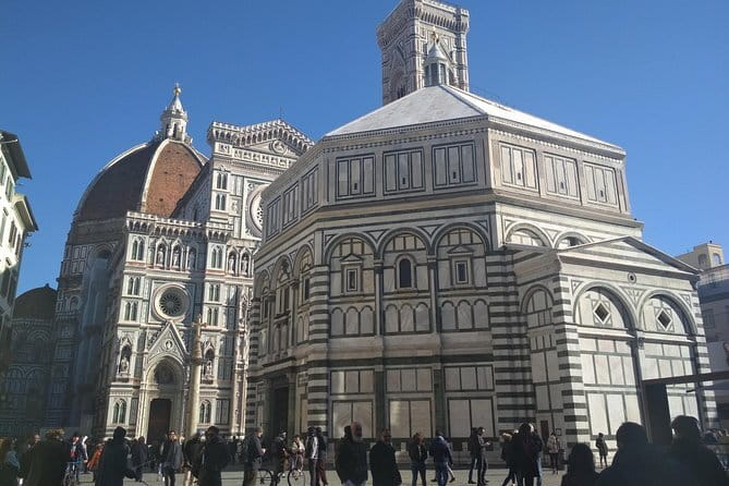 Renaissance & Medieval Florence Guided Walking Tour plus mobile App - Rubbing the nose of Porcellino